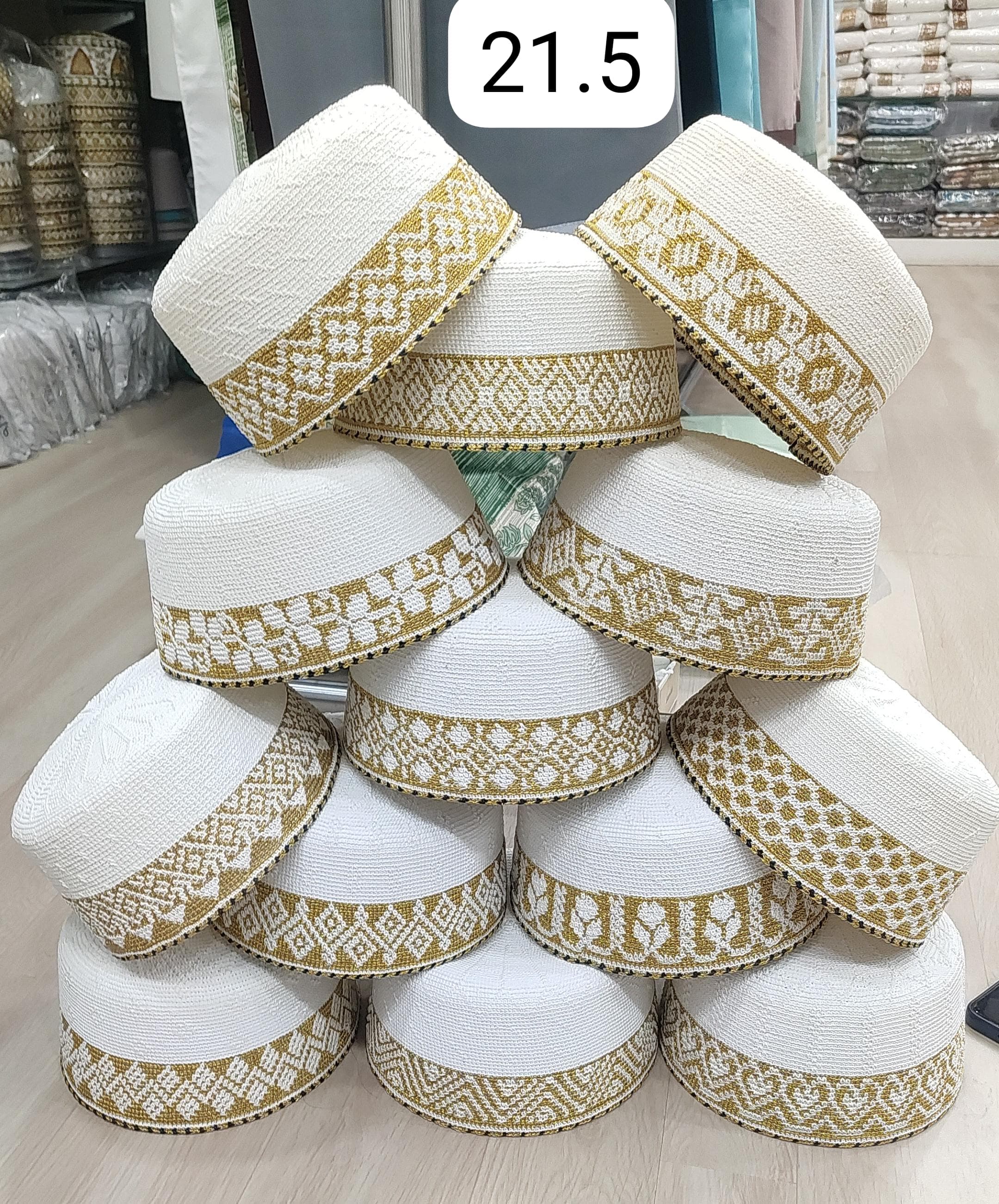  White Topi